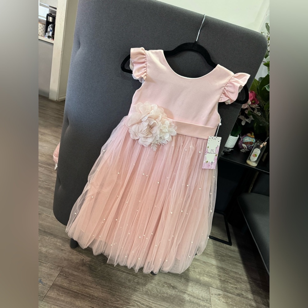FINAL SALE✨

PINK GIRLS Pink girls Dress with Floral Accent - Picture 4 of 11